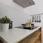Uniho Hostel *