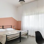 Uniho Hostel *