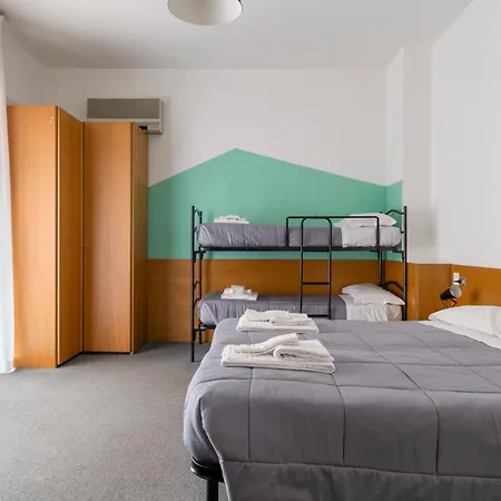 Hostel Uniho *