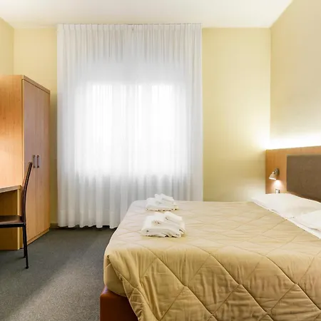 Hostel Uniho *