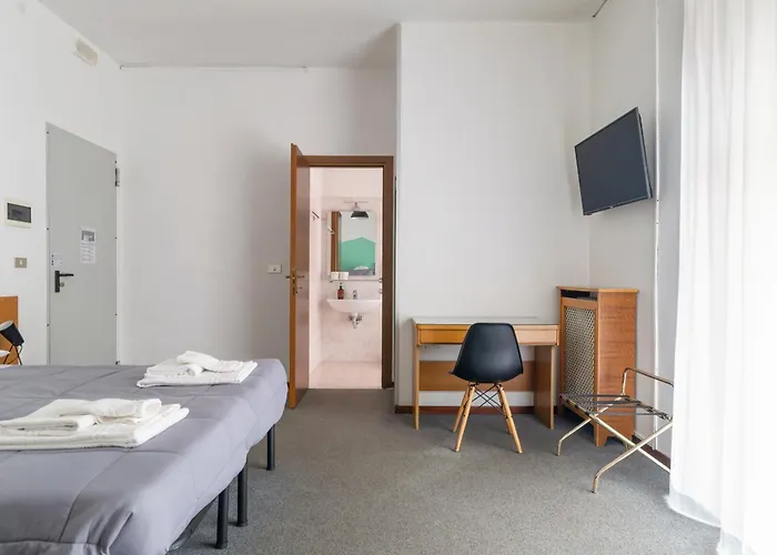 Hostel Uniho Pawia